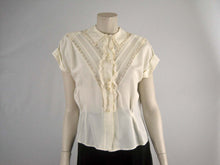 Load image into Gallery viewer, 50s Beige Lace Blouse / Fashionality by Sidele Large