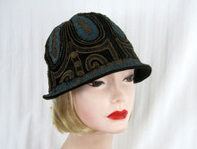 Load image into Gallery viewer, DEADSTOCK 1920s Beaded Cloche Hat Gold Metal Lace Blue Soutache