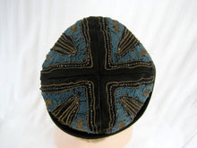 Load image into Gallery viewer, DEADSTOCK 1920s Beaded Cloche Hat Gold Metal Lace Blue Soutache