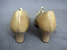 Load image into Gallery viewer, 1920s Tan Leather Oxford Brogue Shoes Lothrops-Farnham Co.