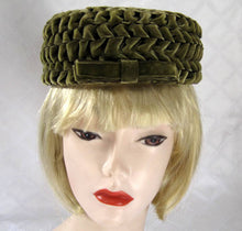 Load image into Gallery viewer, 1950s Pillbox Hat Olive Green Braided Velvet Betmar 21"