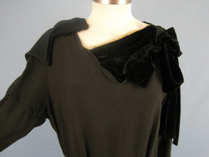 1920s Black Silk Fringed Flapper Dress Long Sleeve