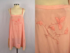 1920s Pink Silk Step-In Teddy Lace Trim Embroidered Silk Leaves Appliques Buttoned Gusset