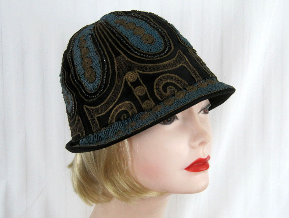 DEADSTOCK 1920s Beaded Cloche Hat Gold Metal Lace Blue Soutache 