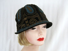 Load image into Gallery viewer, DEADSTOCK 1920s Beaded Cloche Hat Gold Metal Lace Blue Soutache 
