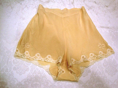 1930s Lingerie Beige Silk Tap Pants Panties Bow Appliques