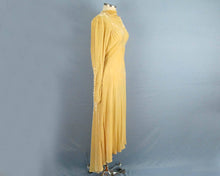 Load image into Gallery viewer, 1930s Wedding Dress Golden Ivory Silk Velvet Trained Wedding Gown